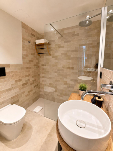 Bathroom 4, My 2ndHome Porto Villa, Porto