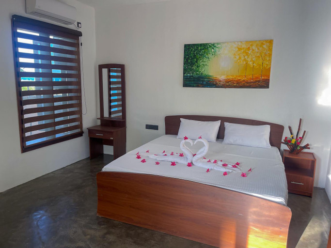 Bedroom 4, Whisky Point Surf Cabanas, Pothuvil