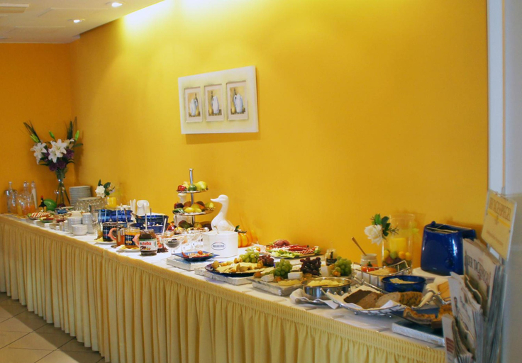 Food & Drinks