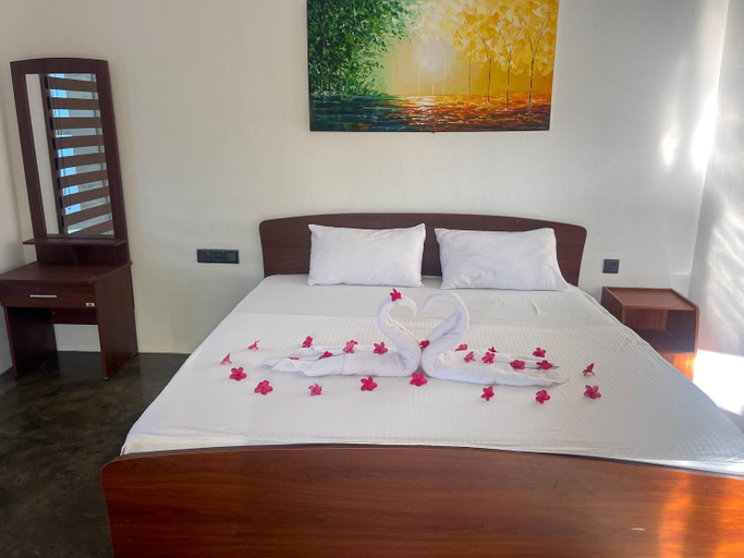 Bedroom 3, Whisky Point Surf Cabanas, Pothuvil