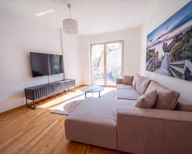Others 2, Wow apartment