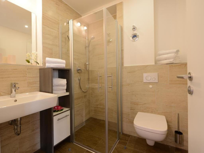 Bathroom, Ohlerich Speicher App_ 24, Nordwestmecklenburg