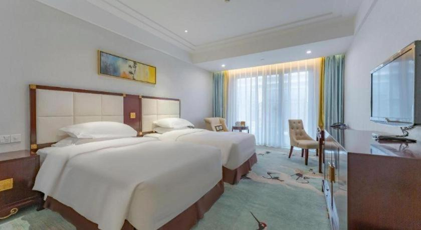Bedroom 3, Wudangshan Jianguo Hotel, Shiyan