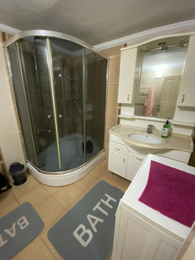 Bathroom 4, AiRPORT TO HOME, Merkez