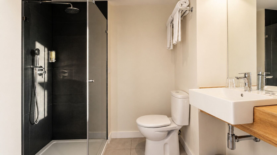 Bathroom 5, Vertice Roomspace Madrid, Madrid