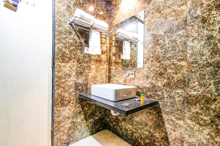 Bathroom 4, Fabhotel Amrit Greens, Indore