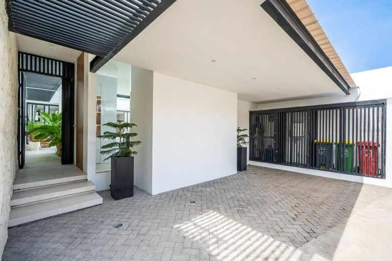Property grounds, Solari Alba Villa, Denpasar