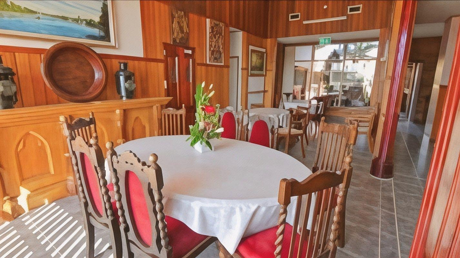 Food & Drinks 5, A Railway Lodge, Greater Taree