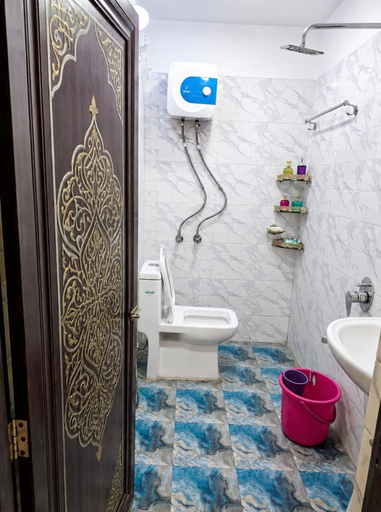Shower 3, Hotel Albatros In Darjeeling, Darjiling