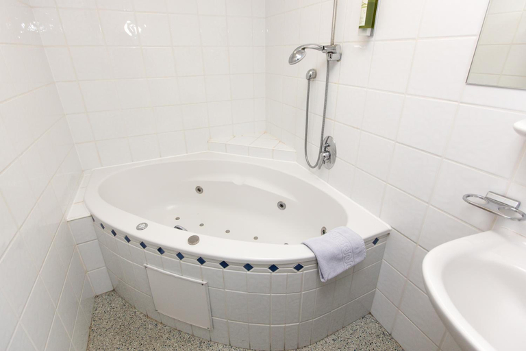 Bathroom 4, Hocheder, Innsbruck Land