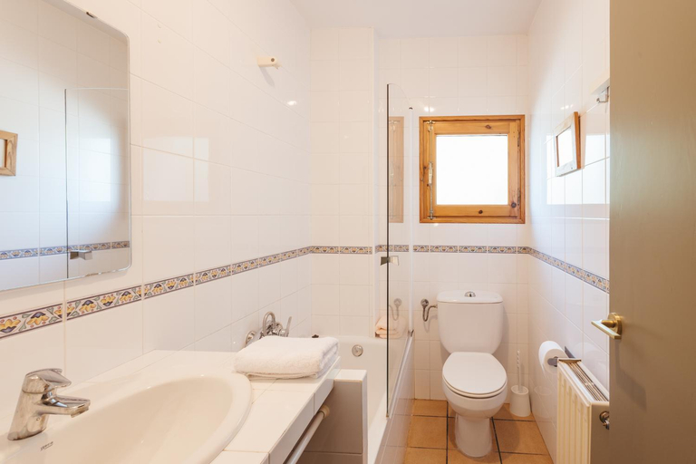 Bathroom 4, El Corral, Lleida