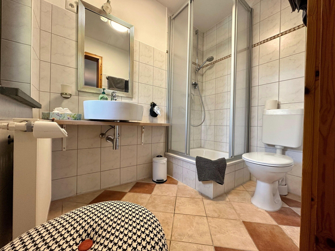 Bathroom, Wohnung in Dargun, Mecklenburg mit Schwimmbad, Mecklenburgische Seenplatte