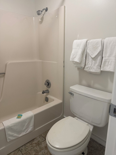 Bathroom 3, Wagner Inn, Carroll