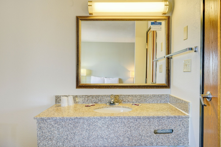 Bathroom 3, Rodeway Inn Lawton Area, Comanche