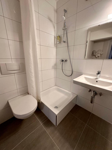 Bathroom 4, Hayk, Köln