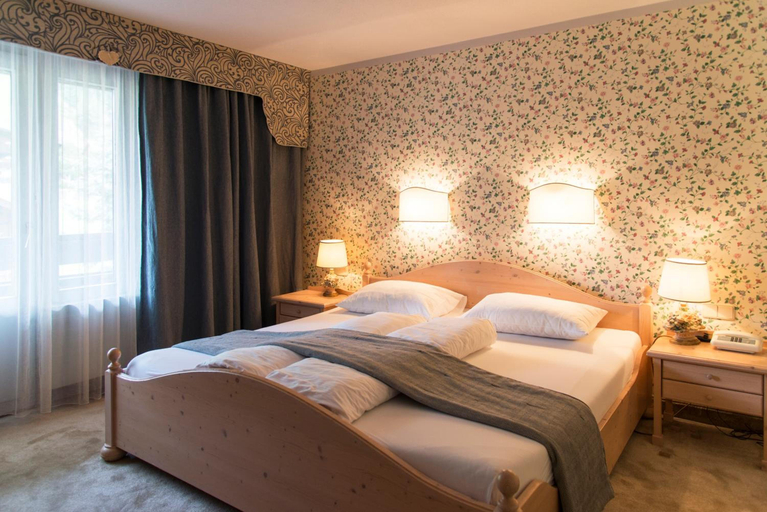 Bedroom 3, Hotel Alpenhof, Lienz