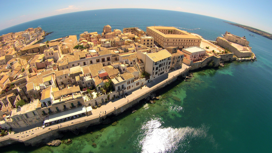 Exterior & Views 2, Ortigia Terrazza Su Due Mari, Syracuse