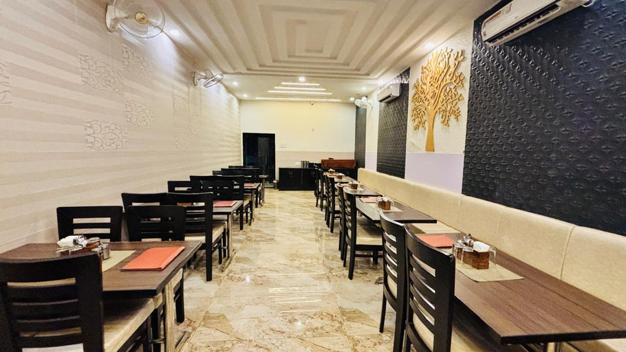 Food & Drinks, Hotel Vandana, Kota