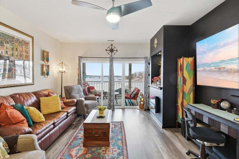 Living area 4, Bright Lakefront Condo, Amazing Views, Pools, Hot Tub, Camden