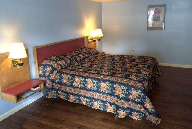 Bedroom 2, Knights Inn Center Valley, Lehigh