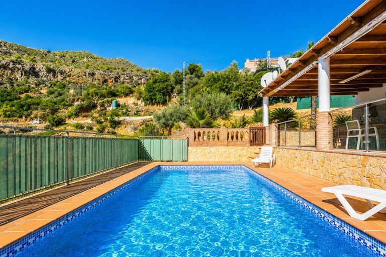 Sport & Beauty 2, Villa Cecilia Large Private Pool AC WiFi, Málaga