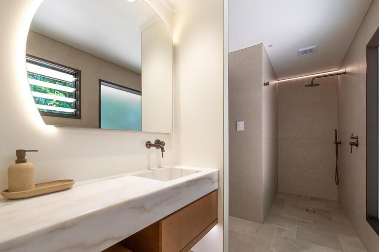 Bathroom 5, NALA Resort, Johnstone