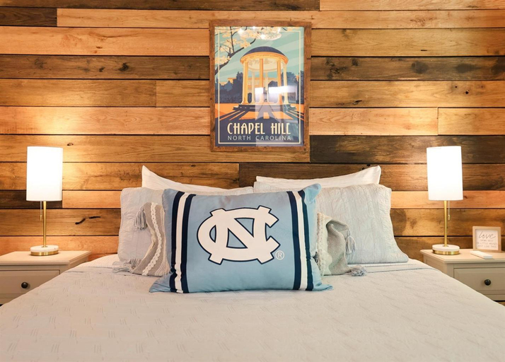 Bedroom 2, Tiny Tarheel Cozy Retreat Near UNC-Tiny House, Chatham
