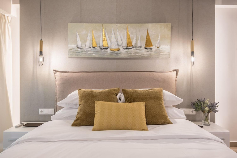 4, Marina Zeas Comfy Apartment, Attica