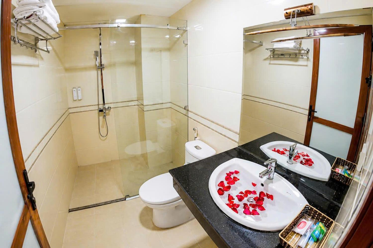 Bathroom 4, Sapa Land Hotel, Sa Pa