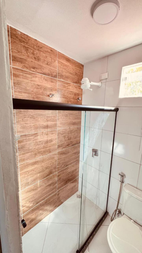 Bathroom 5, Uma Janela Para o Sol, Cairu