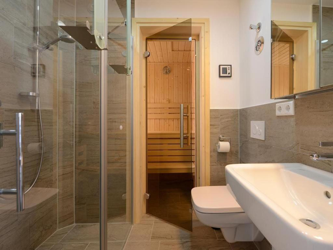Bathroom, Ohlerich Speicher App_ 12, Nordwestmecklenburg