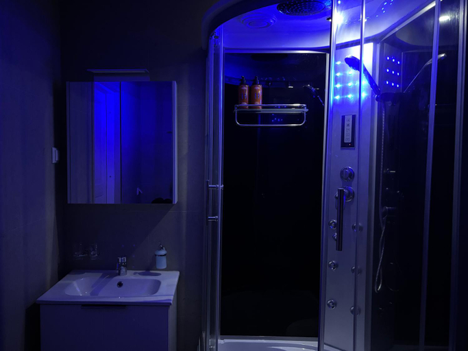 Bathroom 3, Apartments Central - 5 Min Walk to Old Town & Harbour, Tallinn