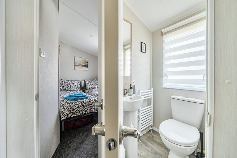 Bathroom 5, Cayton Bay Holiday Park Private Caravan Kestrel40, North Yorkshire