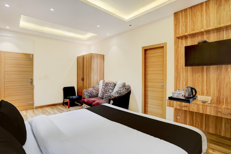 Room 4, Deluxehotel Hm Crystal, Sahibzada Ajit Singh Nagar
