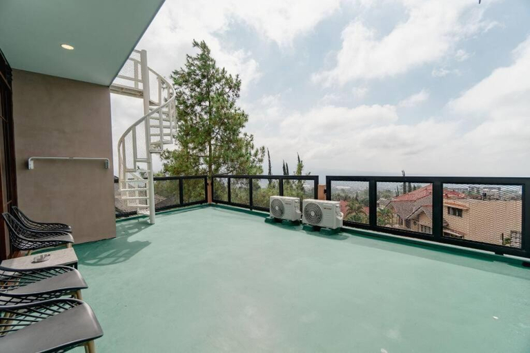 4, Asri Panderman Villa J-1, Malang