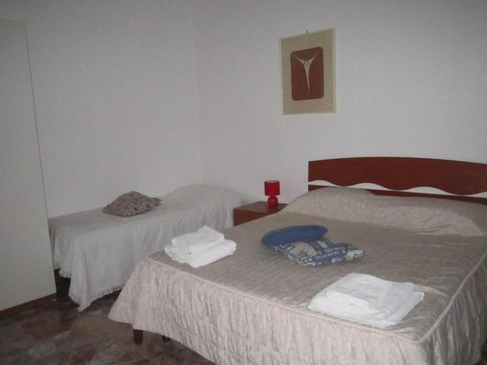 Room 3, Casa Raffaella, Bari