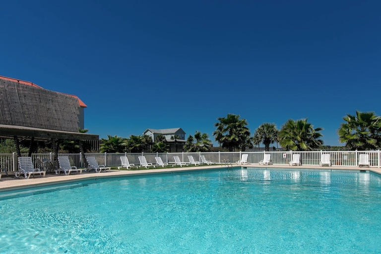 Sport & Beauty 3, On the Half Shell by Silver Sands Vacation Rentals, Nueces