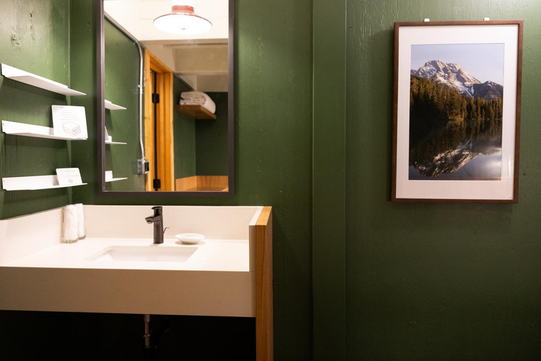 Bathroom, The Hostel, Teton