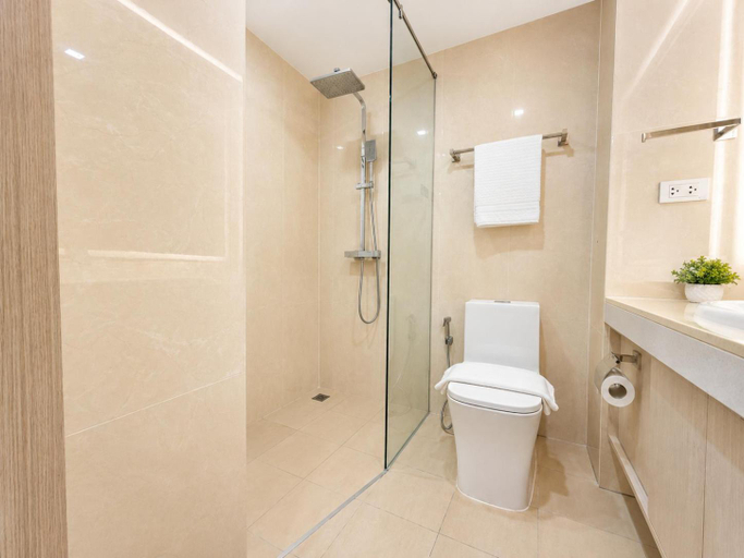 Bathroom 3, Olympus Garden vacation Condominium stunning pool, Pattaya