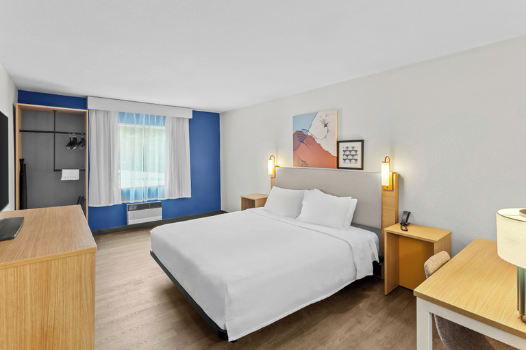 Bedroom 3, Spark by Hilton Prestonsburg, Floyd