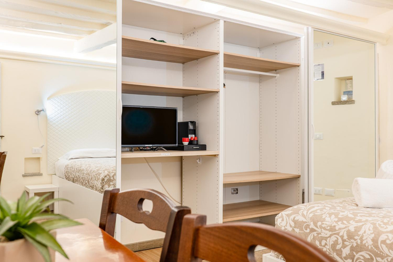 Bedroom 2, Suite "Faenza", Duomo a 2 passi, WiFi e AC, Florence