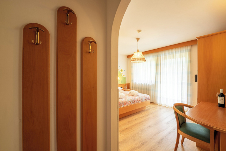 Bedroom 3, Dolomites Inn, Trento