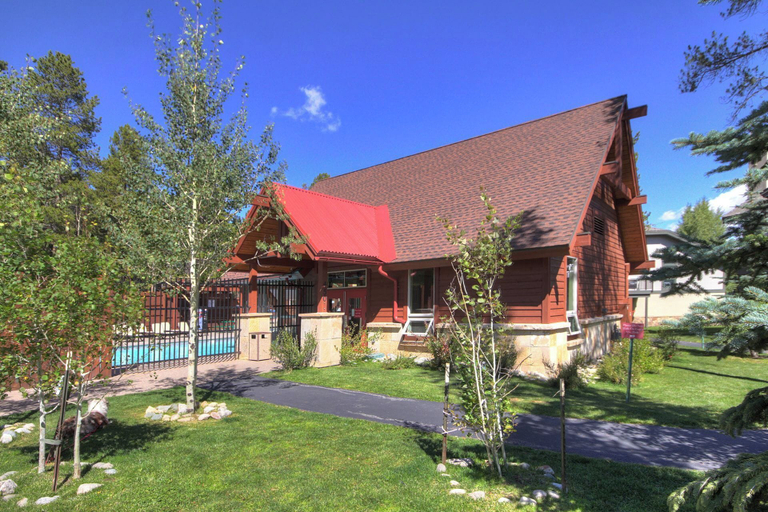Exterior & Views 2, Sundowner II #224 (On 4 O'Clock Rd, with on-site Hot Tub), Summit