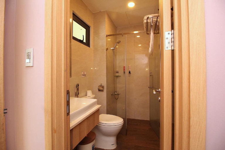 Bathroom 4, AHA Central Hotel and Residence, Bình Thạnh