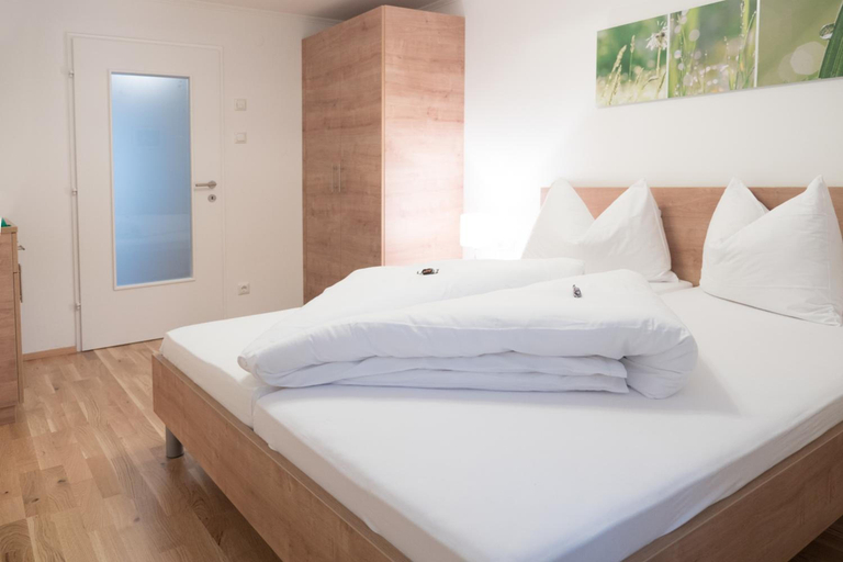 Bedroom 3, Der Bruckenwirt, Lienz