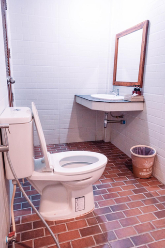 Bathroom 4, Phanumas LongStay Resort, San Pa Tong