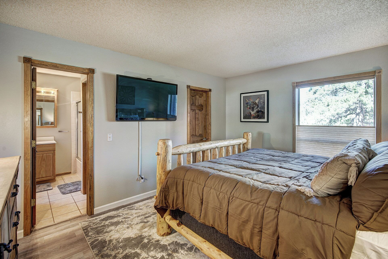 Bedroom 3, Base 9 B101, Summit
