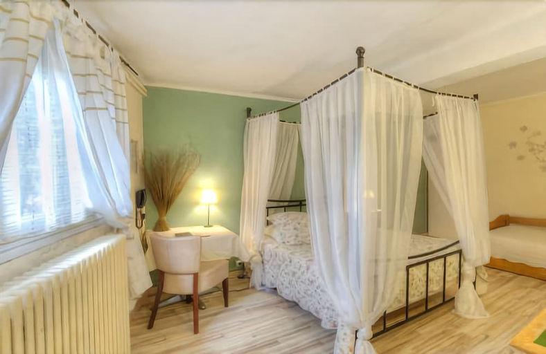 Bedroom 2, Logis le Printemps, Drôme