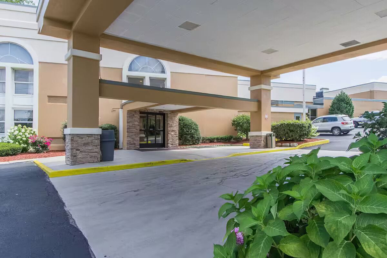 Exterior & Views 2, GreenRidge Hotel, Lake