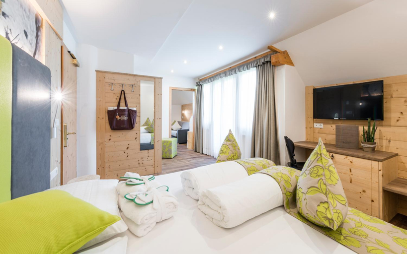 Bedroom 2, Natur & Aktiv Hotel Rogen, Bolzano
